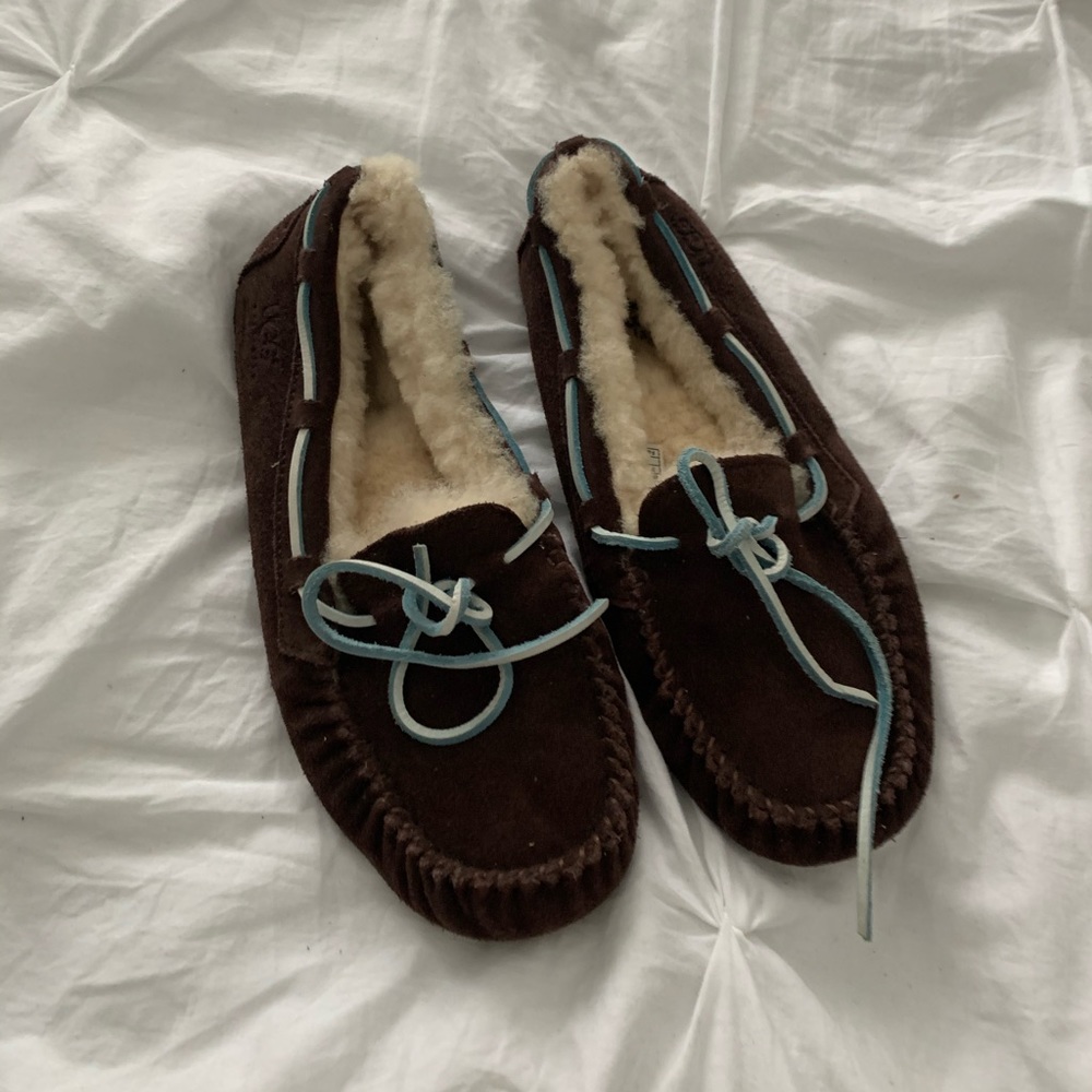 Uggs size 8 slipper shoes